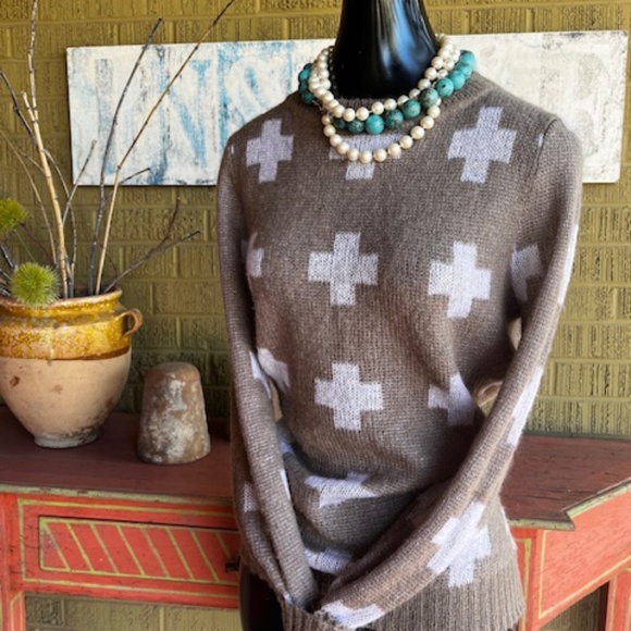 Women's - Press "I Want You to Stay" Beige & White Cross Sweater - Small - Picture 13 of 16